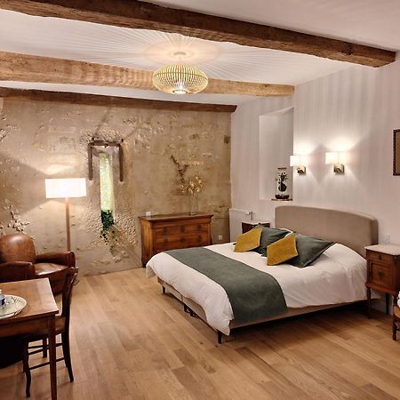 モントルイユ・ベレ Manoir Du Bellay Bed & Breakfast エクステリア 写真