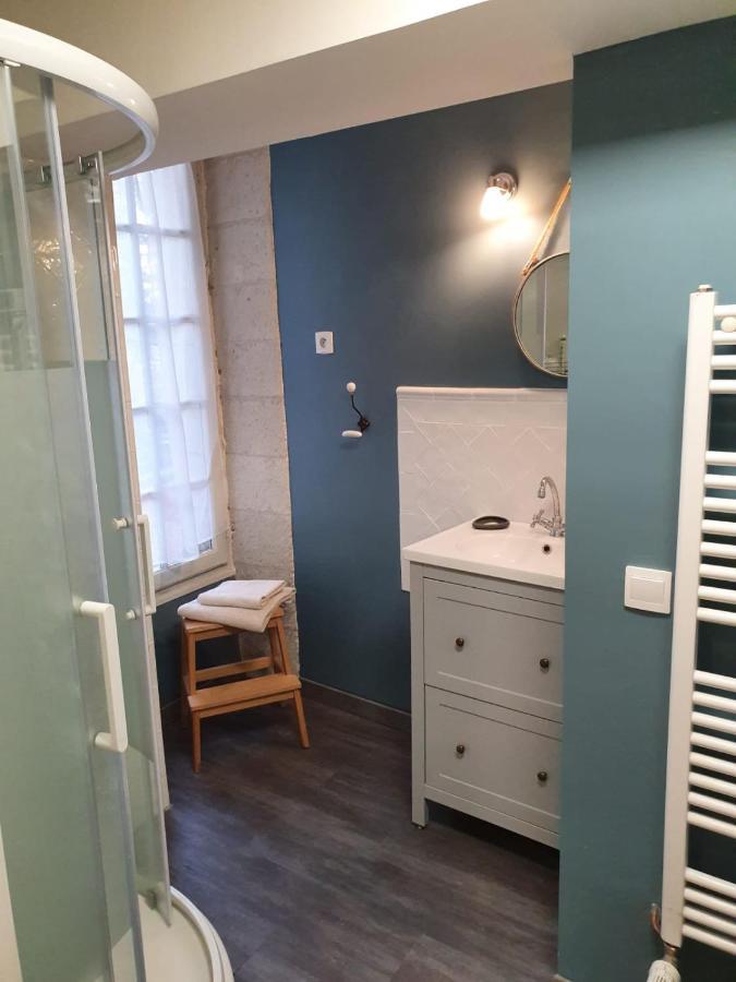モントルイユ・ベレ Manoir Du Bellay Bed & Breakfast エクステリア 写真