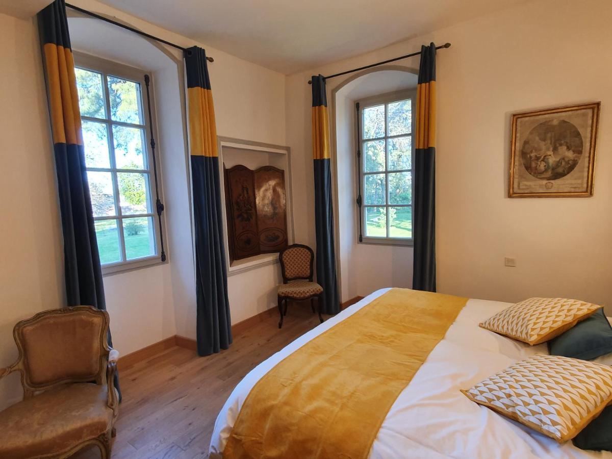 モントルイユ・ベレ Manoir Du Bellay Bed & Breakfast エクステリア 写真