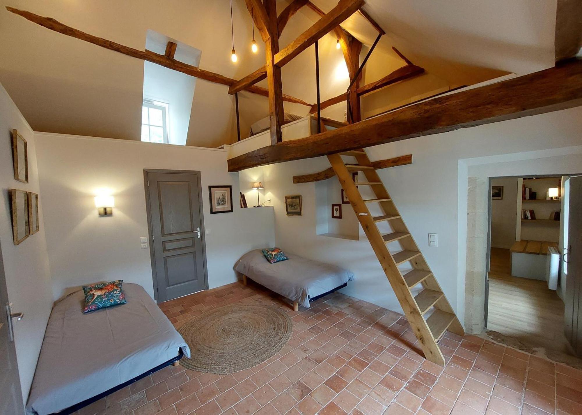 モントルイユ・ベレ Manoir Du Bellay Bed & Breakfast エクステリア 写真